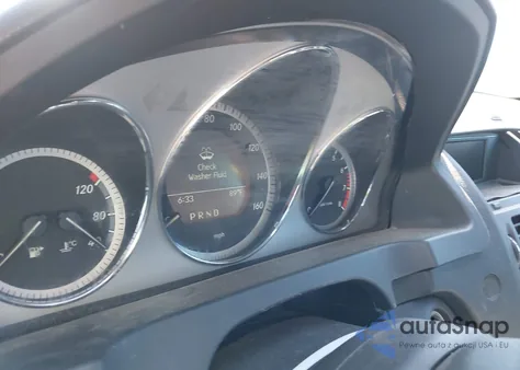 2011 Mercedes-Benz C 300 Luxury/Sport z USA, uszkodzony, nr VIN WDDGF5EB2BA420933